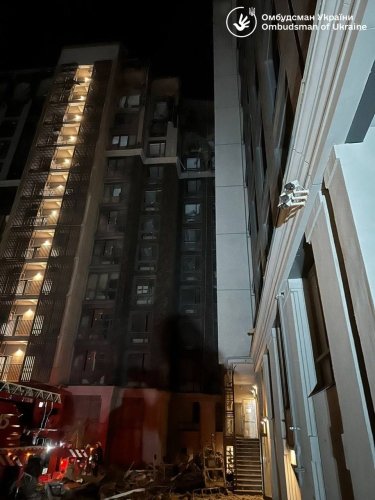 Фото 14 — Войска РФ нанесли удар по Днепру, попав во многоэтажку и здание СБУ: есть пострадавшие (ФОТО, ВИДЕО)