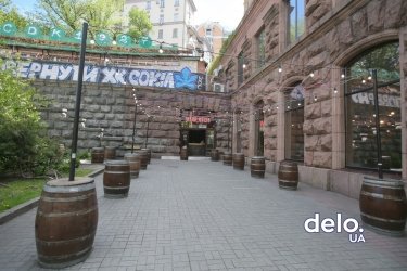 Фото 11 — Пустые летние террасы и переполненные барбершопы: как столица выходит из карантина (ФОТО)