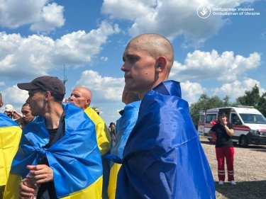Фото 7 — Украина освободила из российского плена еще 95 защитников