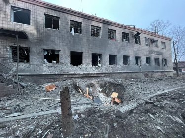 Фото 5 — Оккупанты ударили ракетой С-300 по отделу полиции в Донецкой области (ФОТО)