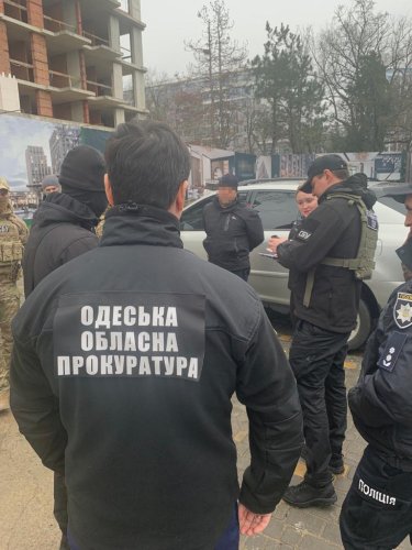 Фото 4 — Полиция и СБУ поймали таможенника на взятке за ввоз из Молдовы 4 миллиона гривен (ФОТО)