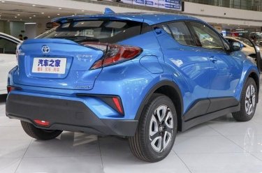 Фото 2 — Toyota превратила свой модный кроссовер в элетромобиль (ФОТО)