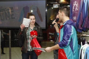 Фото 10 — КСО: Олимпийки Puma с украинскими принтами помогут Центру крови