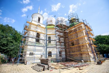 Фото 5 — Президент "Рошен" Вячеслав Москалевский передал 50 млн грн на реставрацию Спасской церкви — фото