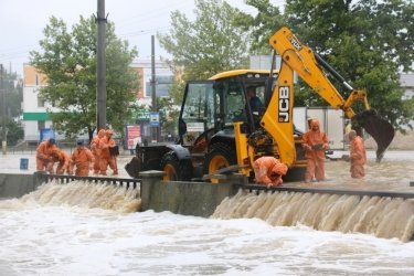 Фото 3 — Оккупированную Керчь снова подтопило из-за ливня (ФОТО, ВИДЕО)