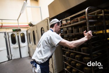 Фото 15 — Как выпекают паски — репортаж с одного из крупнейших хлебозаводов в Киевской области