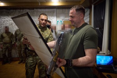 Фото 25 — Зеленський на Донеччині відвідав підрозділ ІПСО (ФОТО)