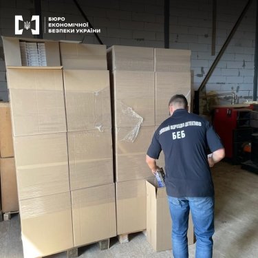 Фото 5 — Цех под прикрытием свинофермы: в Киевской области разоблачили нелегальную табачную "фабрику" (ФОТО, ВИДЕО)