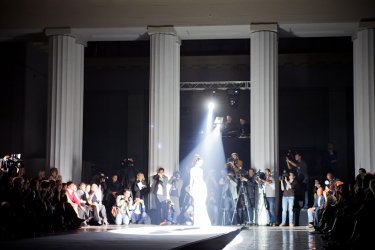 Фото 9 — Ольга Громова объяснила, зачем сожгла на глазах у публики сделанную с помощью лазера коллекцию (ФОТО)