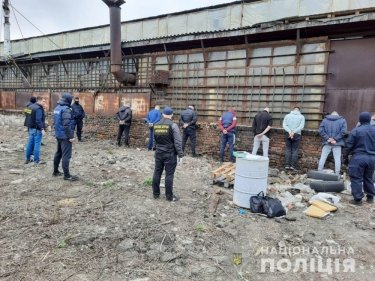 Фото 2 — В Днепре накрыли наркозавод, производивший до 300 кг амфетамина в месяц (ФОТО)