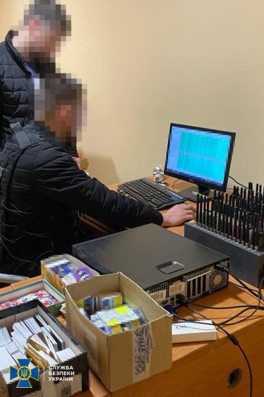 Фото 4 — В Кропивницком ликвидировали ботоферму, создававшую фейковые аккаунты для российских пропагандистов
