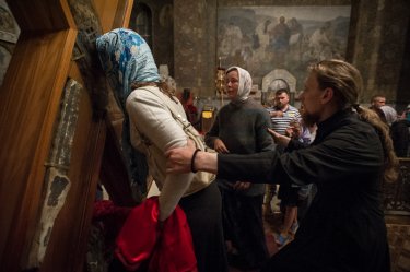 Фото 13 — Кирилл снял крест: в Печерскую Лавру привезен крест Андрея Первозванного (ФОТО)