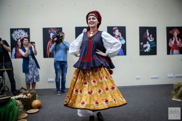 Фото 4 — ArtHub. В Киеве состоялся показ традиционной украинской женской одежды (фото)