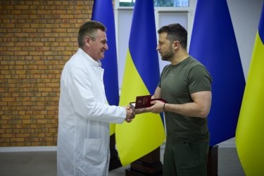 Фото 10 — Зеленский осмотрел разрушения Спасо-Преображенского собора в Одессе (ФОТО)