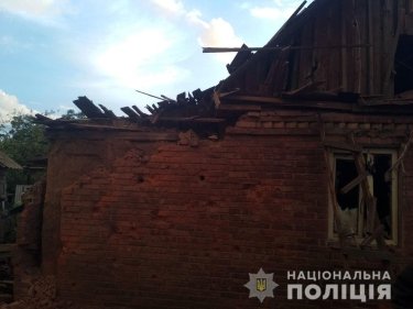 Фото 11 — Россияне в течение суток нанесли 15 ударов по Донецкой области: разрушены две школы и частные дома