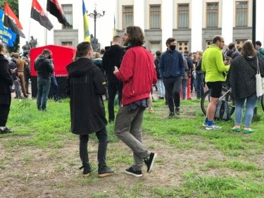 Фото 36 — Авакова в отставку: в центре Киева требуют увольнения главы МВД (ФОТО, ВИДЕО, ОБНОВЛЯЕТСЯ)
