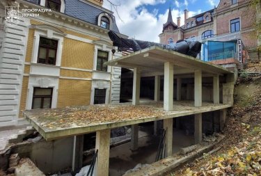 Фото 2 — Дом вместо подпорной стенки: суд обязал демонтировать самострой во Львове