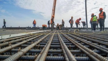 Фото 2 — В Запорожье достроили проезжую часть нового моста через Старый Днепр (ФОТО)