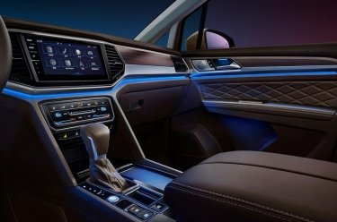 Фото 8 — Volkswagen презентовал огромный семиместный минивэн (ФОТО)