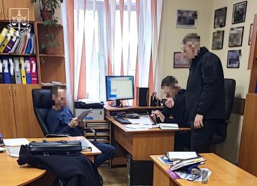 Фото 5 — Посадовцям "Укрзалізниці" інкримінують розкрадання мільйонів через непридатні накладки для рейок