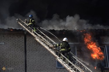 Фото 7 — Российские войска в ходе обстрела Николаева разрушили до основания дом культуры (ВИДЕО)