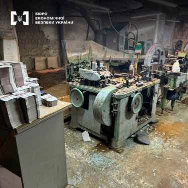 Фото 3 — Более 50 тыс. сигарет в сутки: в Черновицкой области разоблачено подпольное производство