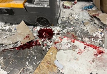 Фото 3 — Оккупанты из "Градов" обстреляли магазин в Никополе: есть пострадавшие (ФОТО)