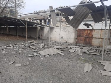 Фото 2 — Оккупанты обстреляли несколько зданий в Никополе: один человек получил ранения