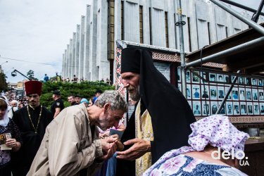 Фото 39 — "Мы сюда приехали мира просить" — как в Киеве прошел Крестный ход УПЦ МП (фото)