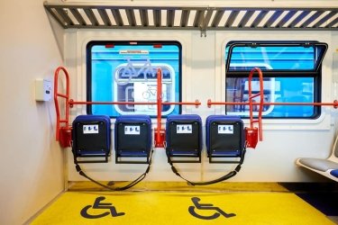 Фото 3 — "Укрзализныця" запускает первую в стране инклюзивную пригородную электричку (ФОТО)