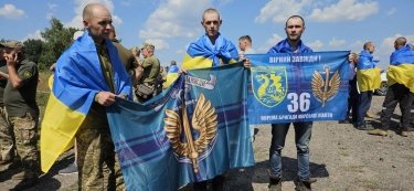 Фото 5 — Украина освободила из российского плена еще 95 защитников