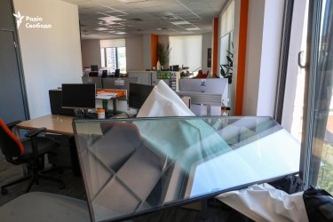 Фото 3 — Російський удар по Києву: пошкоджень зазнала редакція "Радіо Свобода" (ФОТО)