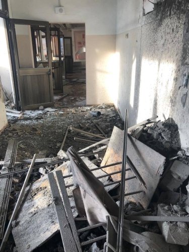 Фото 2 — Новогодние обстрелы: В Херсоне пострадала детская больница, в Никополе повреждено до 20 зданий (ФОТО)