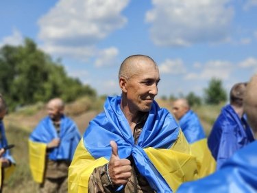 Фото 4 — Украина освободила из российского плена еще 95 защитников