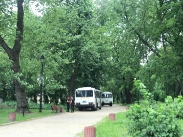 Фото 8 — "СтопШкарлет!": у здания Кабмина протестуют против нового главы Минобразования (ФОТО)