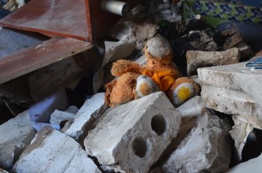 Фото 5 — Війська РФ обстріляли Миколаїв з "Урагану": снаряд "прошив" житловий будинок, є постраждалі
