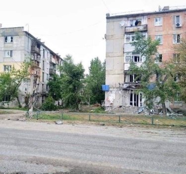 Фото 3 — За сутки оккупанты разрушили 12 многоэтажек в Северодонецке: есть погибшие и раненые