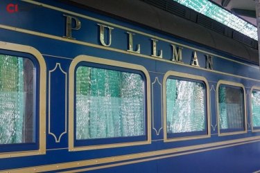 Фото 3 — Люксовий вагон, склянки з російським гербом та золотий унітаз. У Пущі-Водиці знайдено "золотий вагон" Віктора Медведчука (ФОТО, ВІДЕО)
