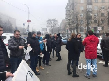Фото 5 — "Мы хотим легализации": в Киеве таксисты-частники устроили автопробег за свои права (ФОТО)