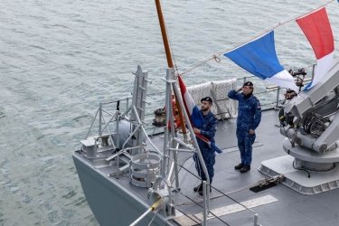 Фото 2 — Поповнення флоту: Україна одержала тральщики "Маріуполь" та "Мелітополь" (ФОТО)