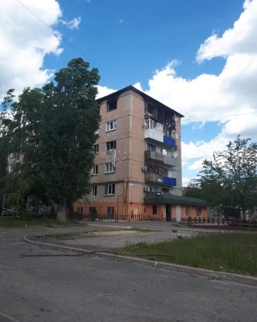 Фото 5 — Оккупанты продолжают масштабные обстрелы Луганщины: повреждены еще десятки домов, в Северодонецке погибли люди