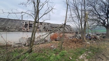 Фото 2 — Россияне обстреляли из артиллерии и РСЗО село под Сумами: есть погибшая (ФОТО)