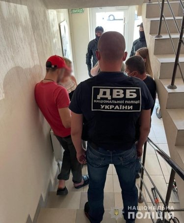 Фото 3 — В Харькове накрыли группировку, терроризировавшую полицейского, судью и семью бизнесменов