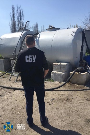 Фото 8 — СБУ накрыла нелегальный завод по производству дизтоплива под Днепром (ФОТО, ВИДЕО)