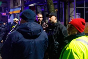 Фото 9 — РФ атаковала Харьков ракетами, попав в гостиницу Kharkiv Palace и жилой дом: 28 пострадавших (ФОТО)