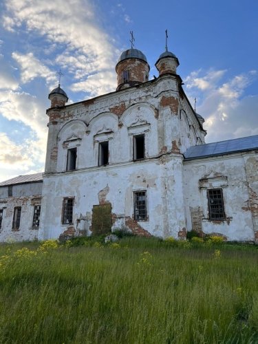 Фото 2 — РФ снова обстреляла приграничье Сумской области: пострадали церковь и детсад, ранена женщина (ФОТО)