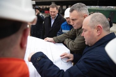 Фото 4 — Розрив "синьої" гілки метро: роботи над аварійним місцем біля "Деміївської" виконано вже на 40% (ФОТО)