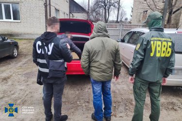 Фото 2 — СБУ піймала чернігівського прикордонника на спробі "злити" ФСБ інформацію про охорону кордону (ФОТО)