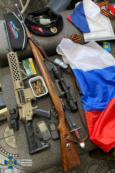 Фото 3 — СБУ задержала поклонника "Новороссии", который в 2014 году поднимал российский флаг над Харьковской мэрией