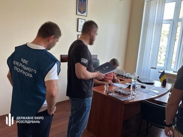 Фото 6 — В Одессе тюремного чиновника поймали на взятке от бизнеса за обустройство в колонии солнечной электростанции (ФОТО)